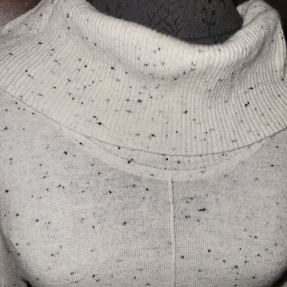 Calvin Klein Light Gray Speckled Cowl Neck Sweater L - Picture 2 of 5